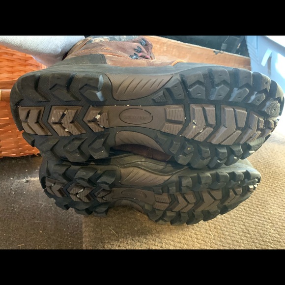 Women’s size 10 Wolverine Winter Boots - Picture 3 of 4